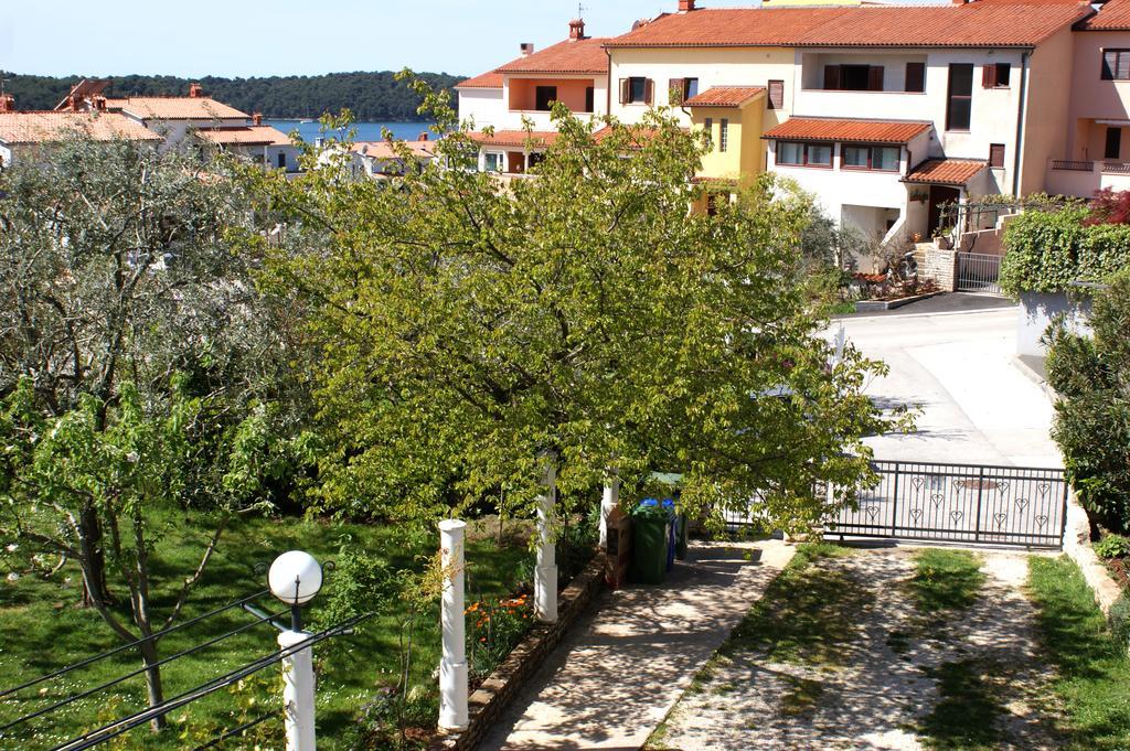 Apartments Cezar Vinkuran Εξωτερικό φωτογραφία