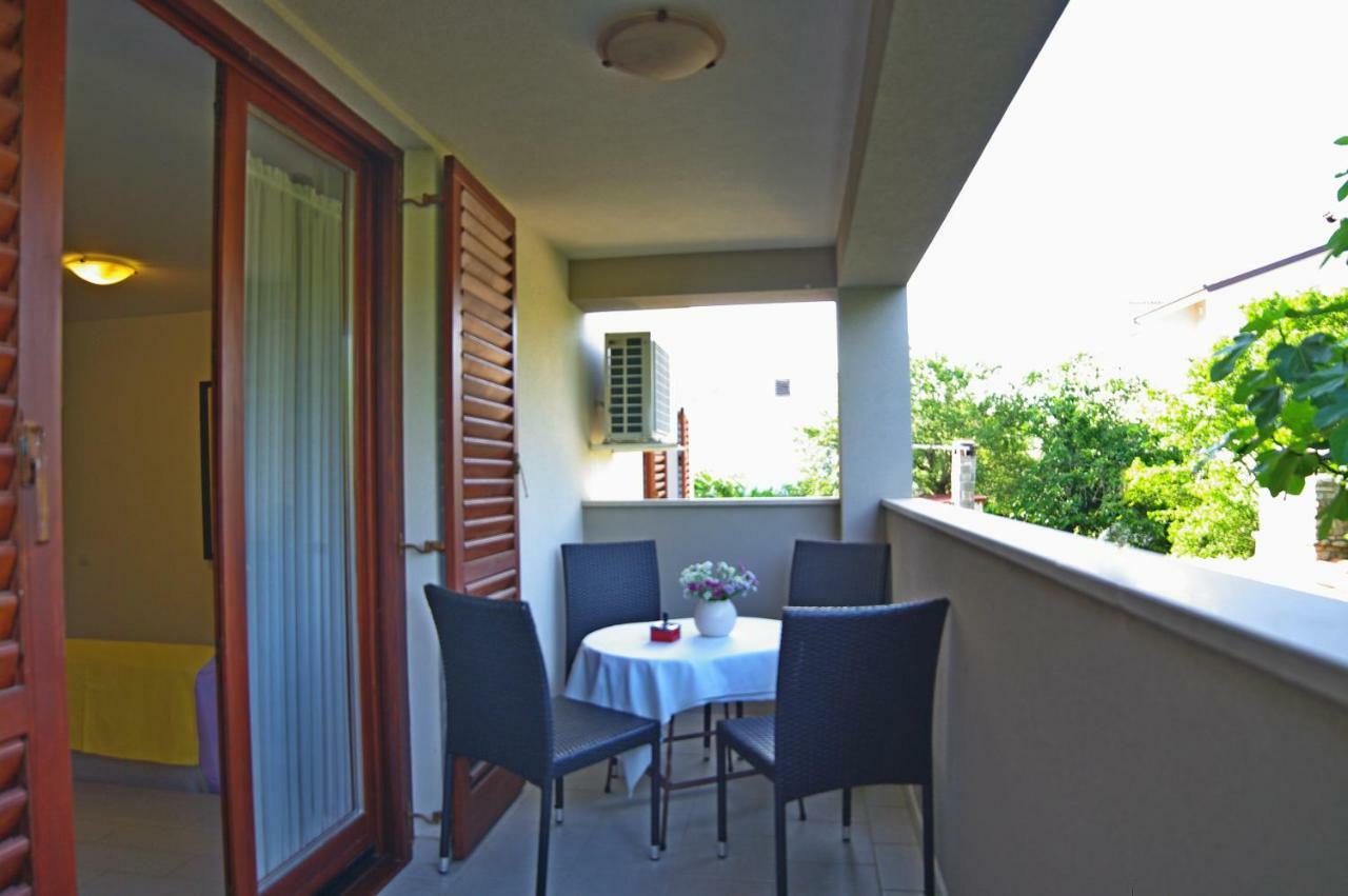 Apartments Cezar Vinkuran Εξωτερικό φωτογραφία