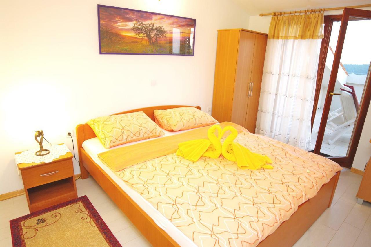 Apartments Cezar Vinkuran Εξωτερικό φωτογραφία