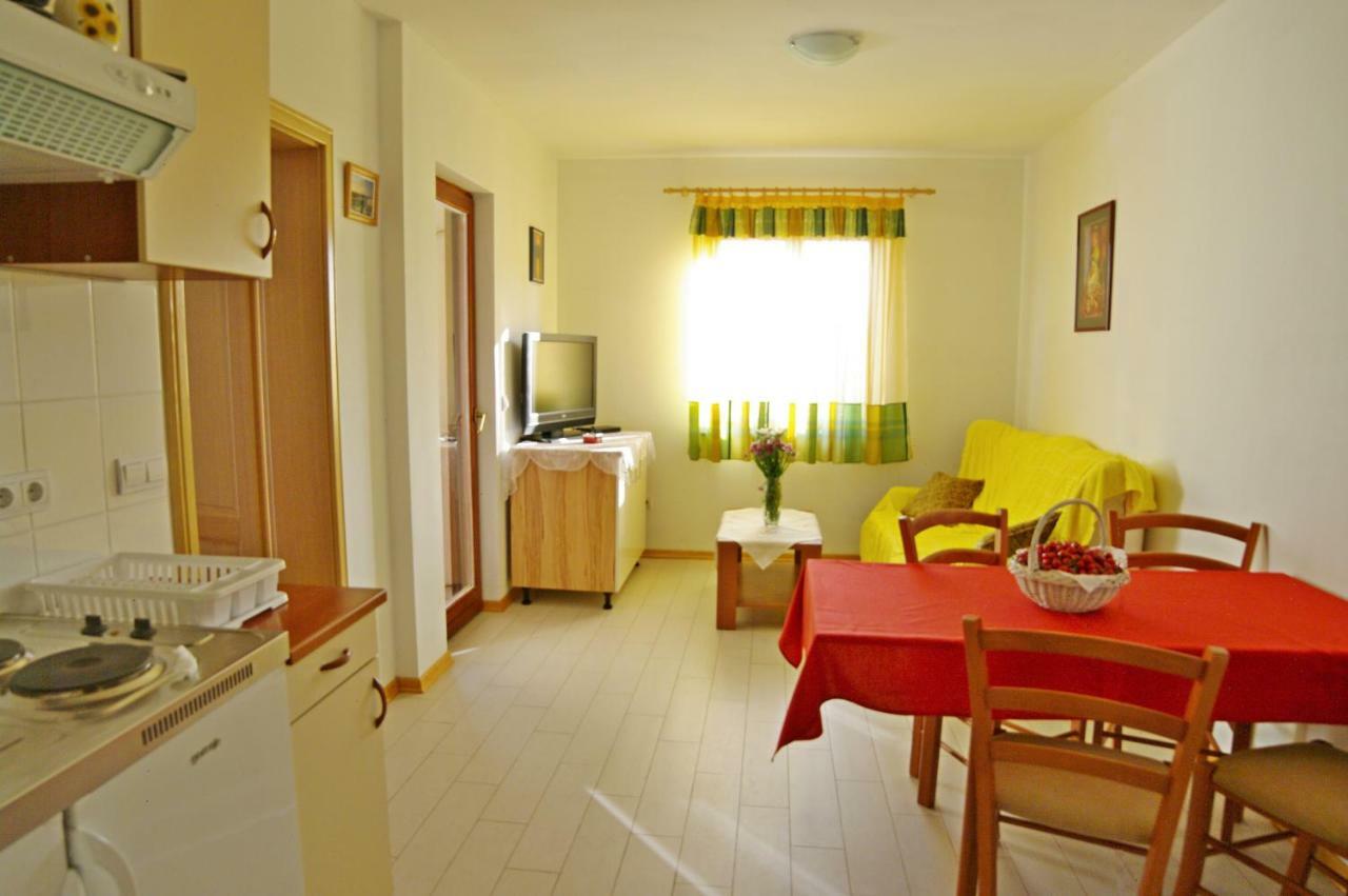 Apartments Cezar Vinkuran Εξωτερικό φωτογραφία