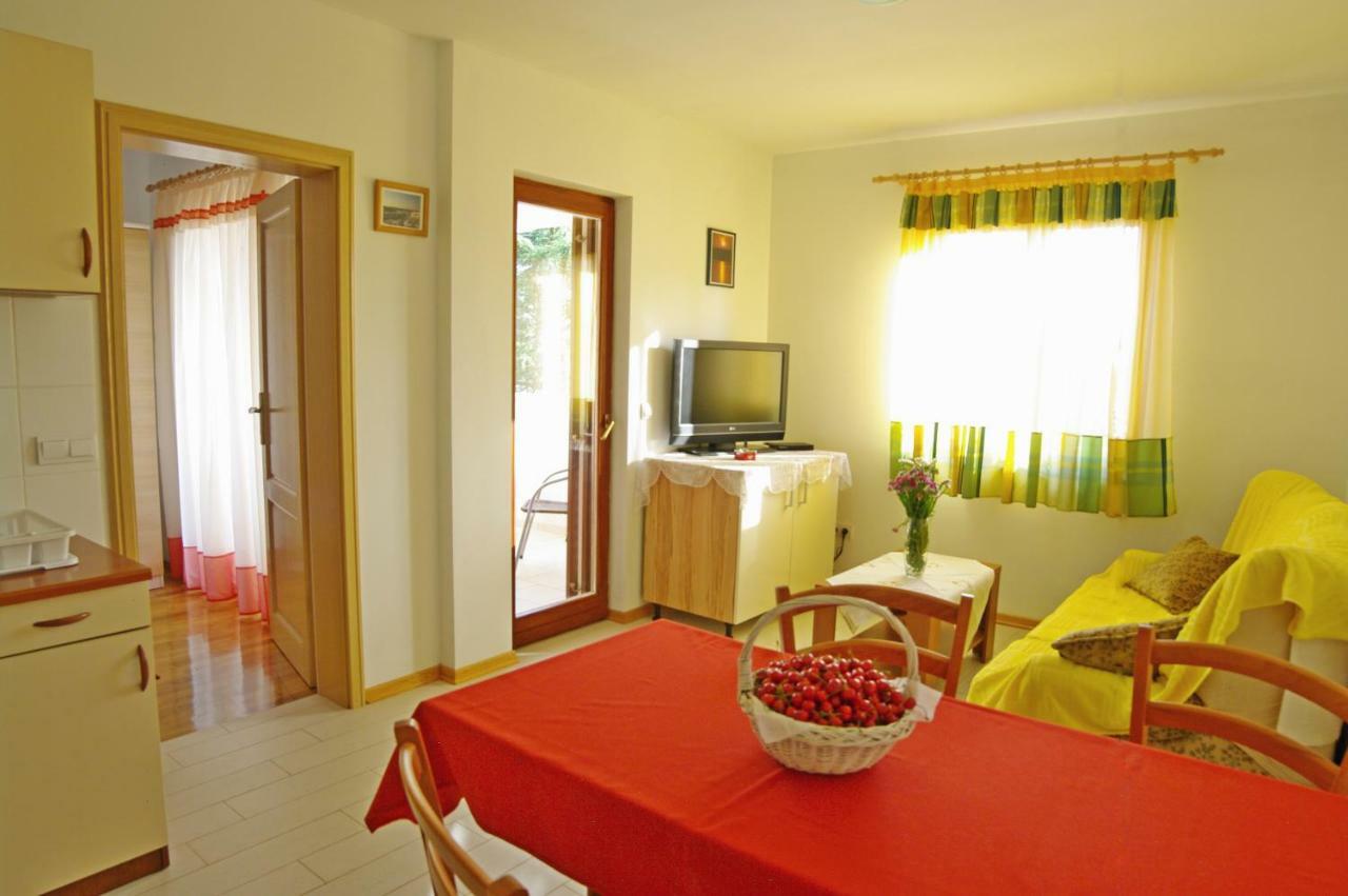 Apartments Cezar Vinkuran Εξωτερικό φωτογραφία